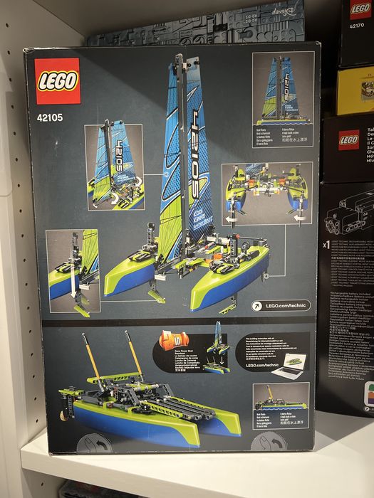 Lego Technic Catamaran 42105