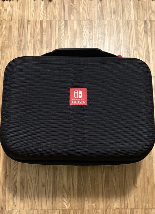 Walizka na akcesoria i konsole Nintendo Switch w stanie bardzi dobrym