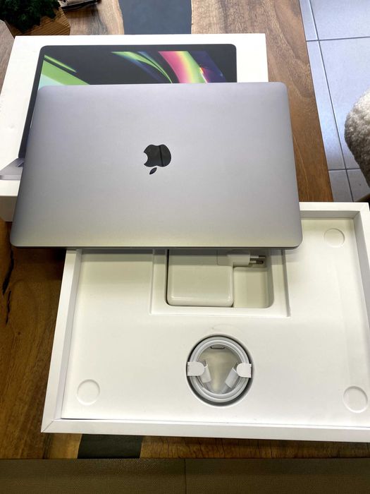 Ноутбук Apple MacBook Pro 13" M2 8/256 Space Gray (MNEH3) 2022