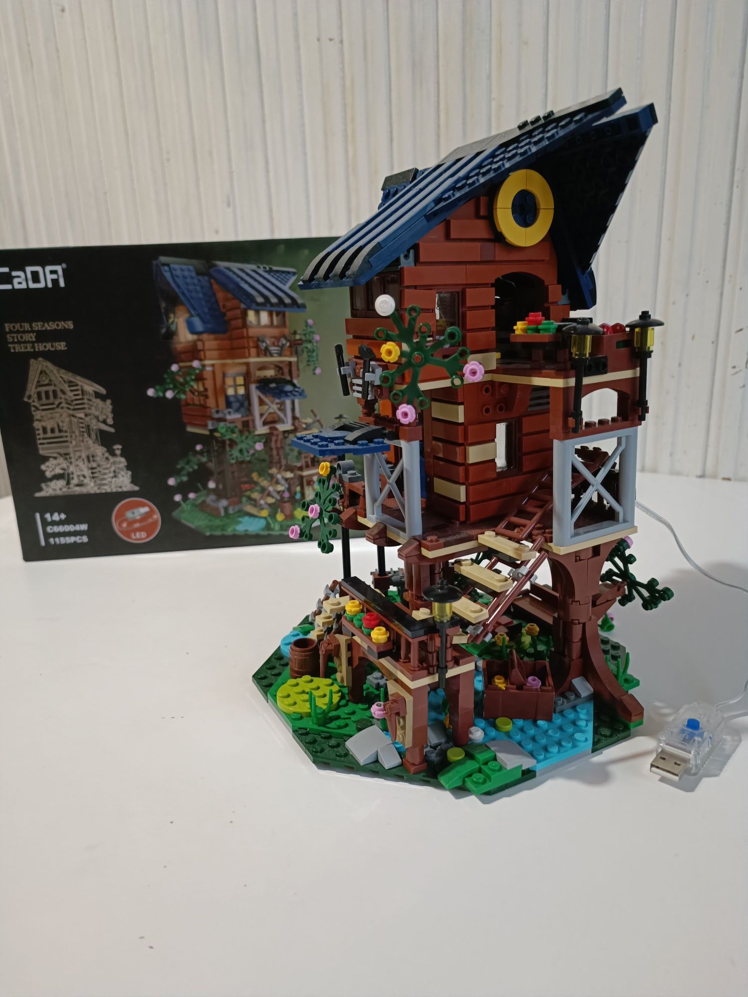 Domek LEGO lego domek na drzewie z oświetleniem