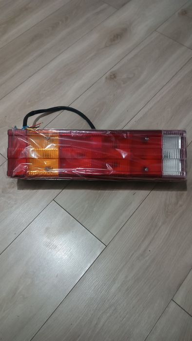 Ліхтарі задні універсальні