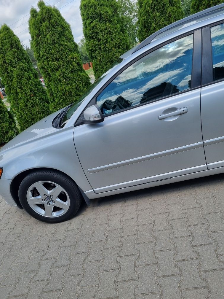 Volvo V 50 2.0 dizel sprowadzone ze Szwecji ,zarejestrowany