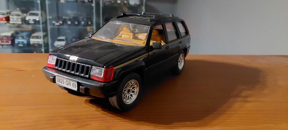 Model 1:18 Jeep Grand Cherokee Majorette