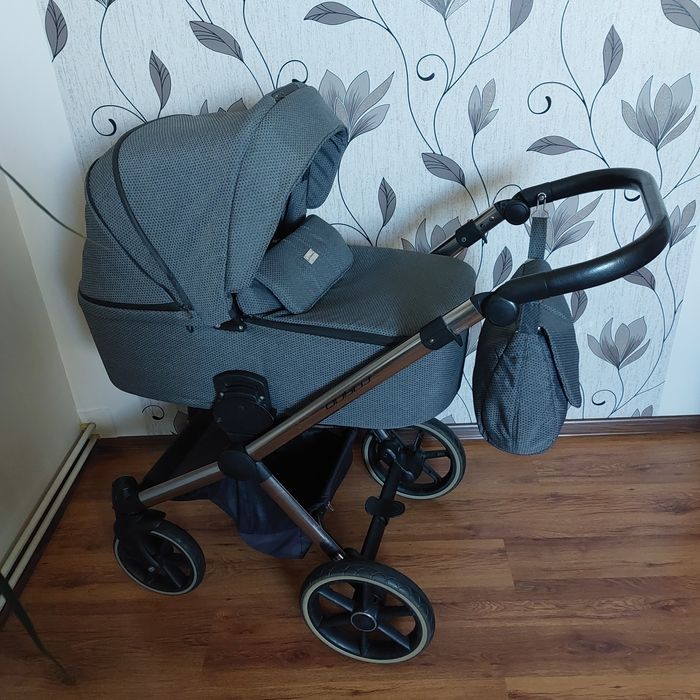 Wózek dziecięcy 4w1 Riko Qubus Maxi-Cosi baza nosidełko