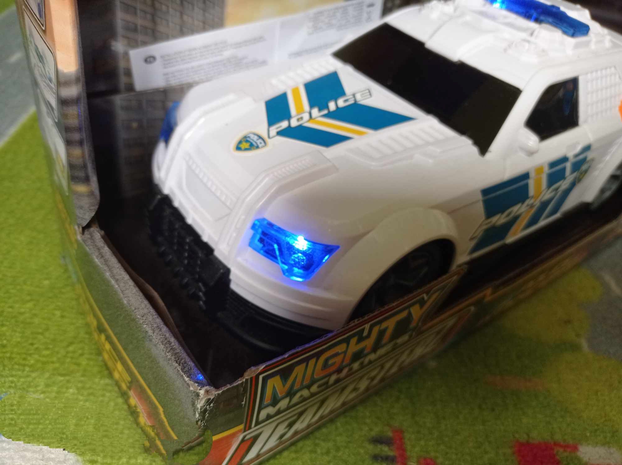 Auto Police grające dla dzieci