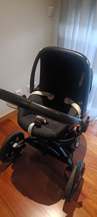 Carro de passeio bebe Quinny
