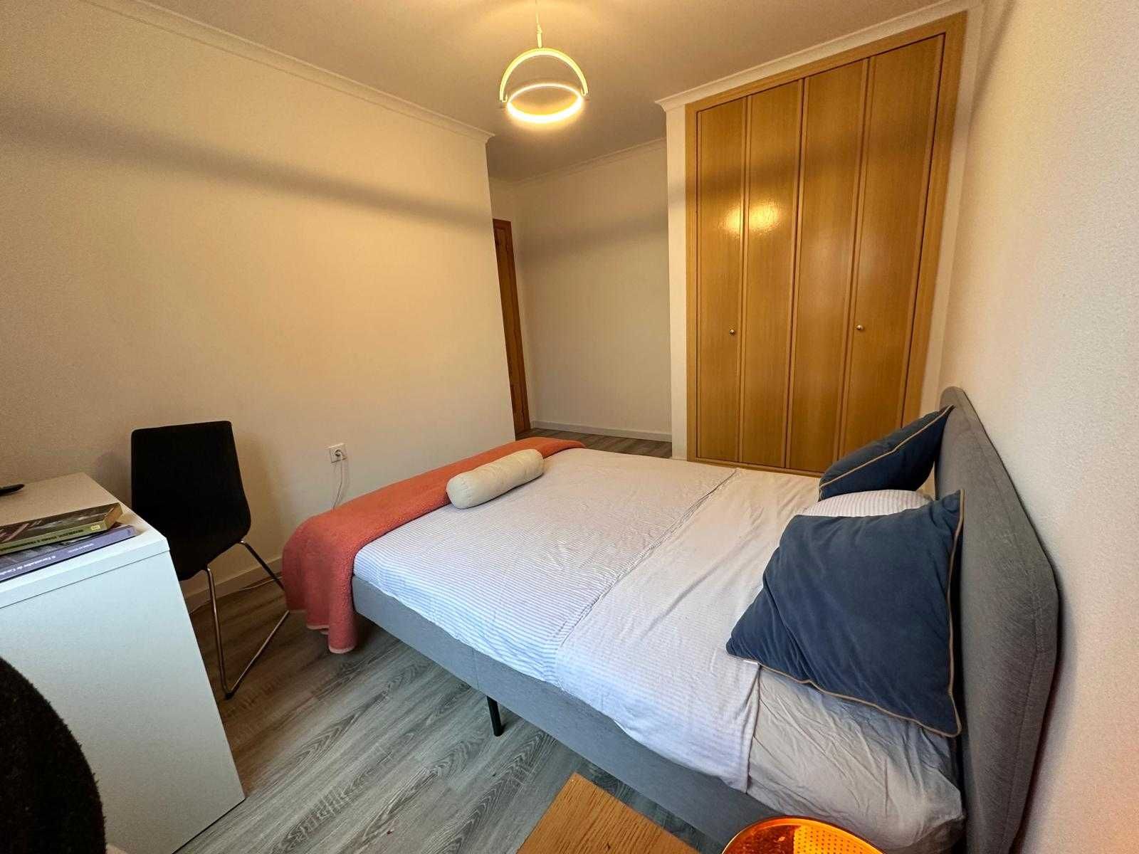 Quarto com 1 casa de banho Privativa