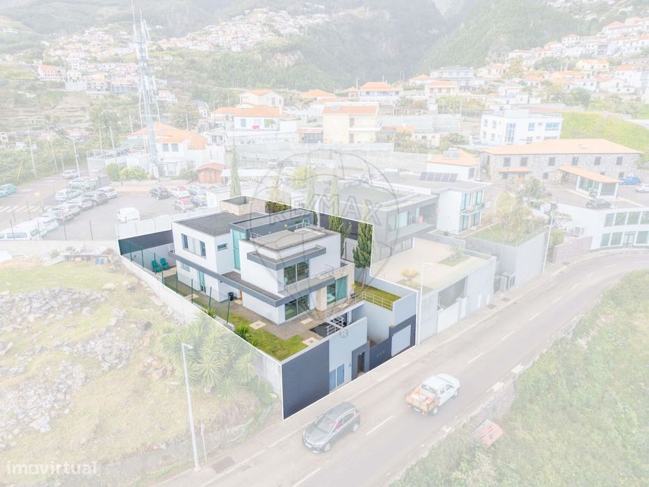 Moradia T4 para venda