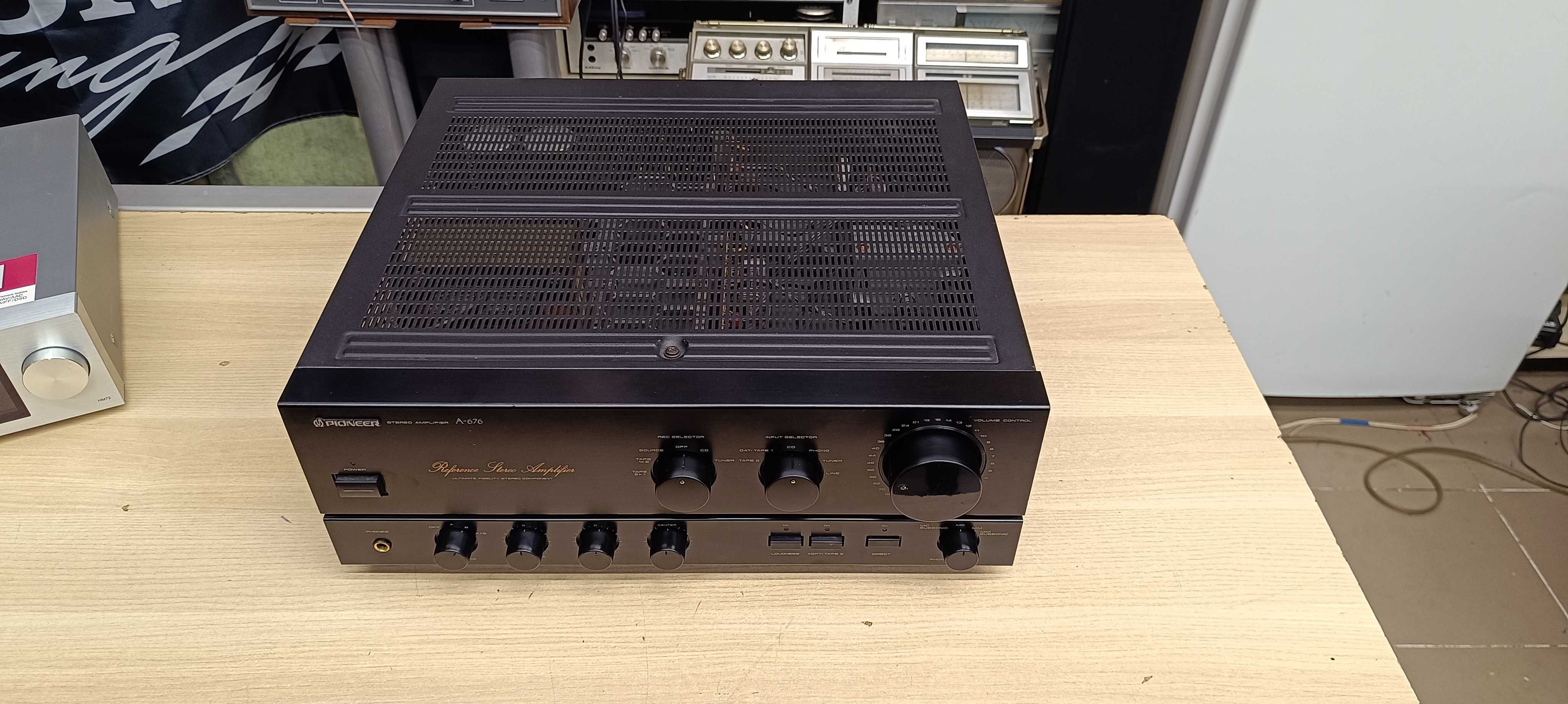 Усилитель Pioneer A-676 ( в оригіналі !!)