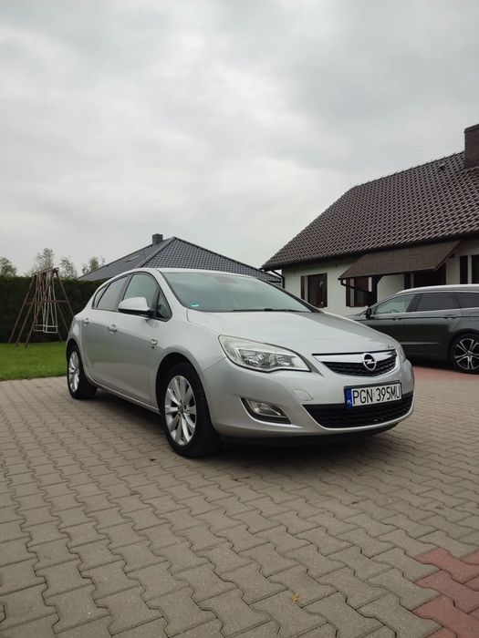 Opel Astra Opel Astra J 1,4 Turbo 150 Jahre
