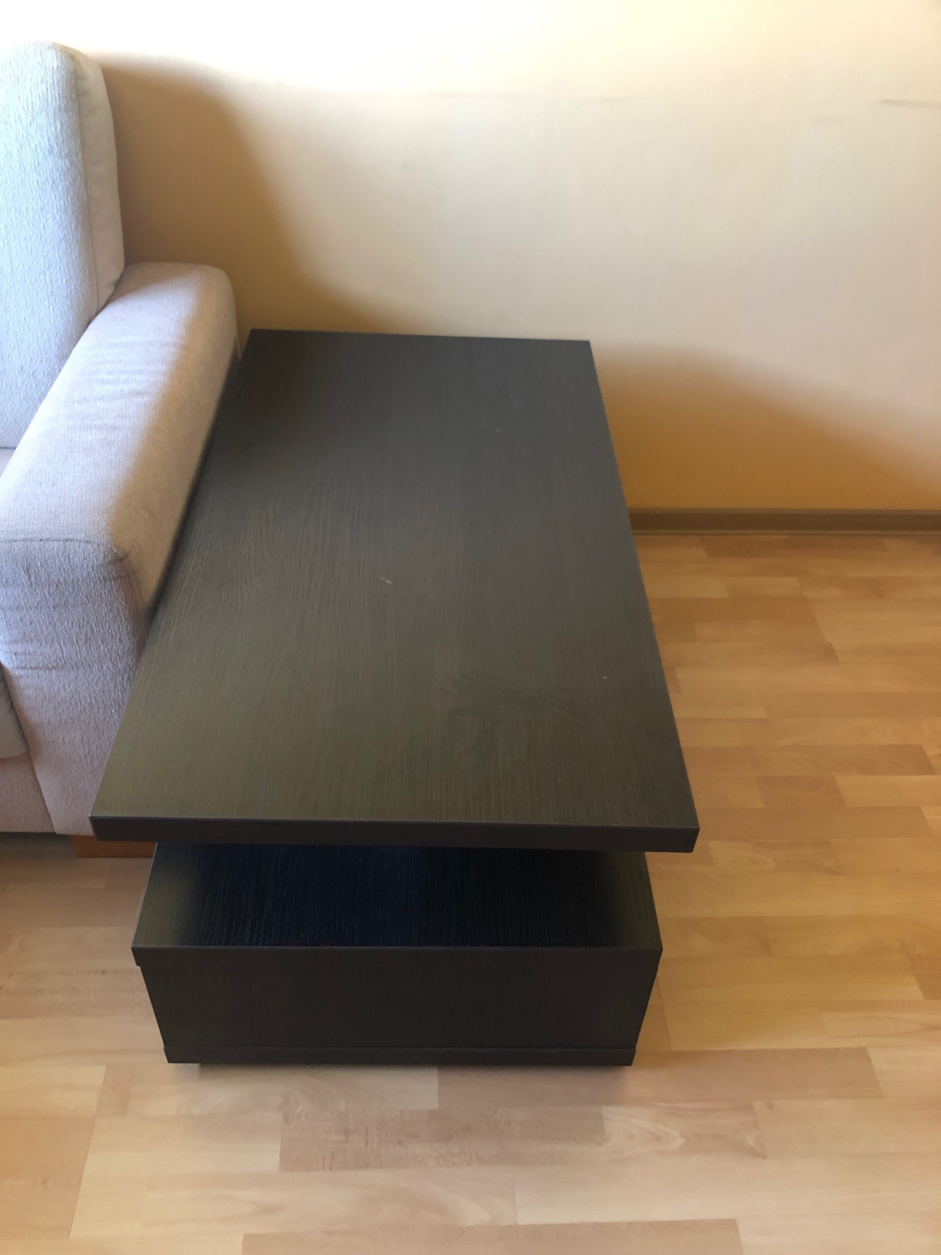 Przepiękna kremowa kanapa z fotelem