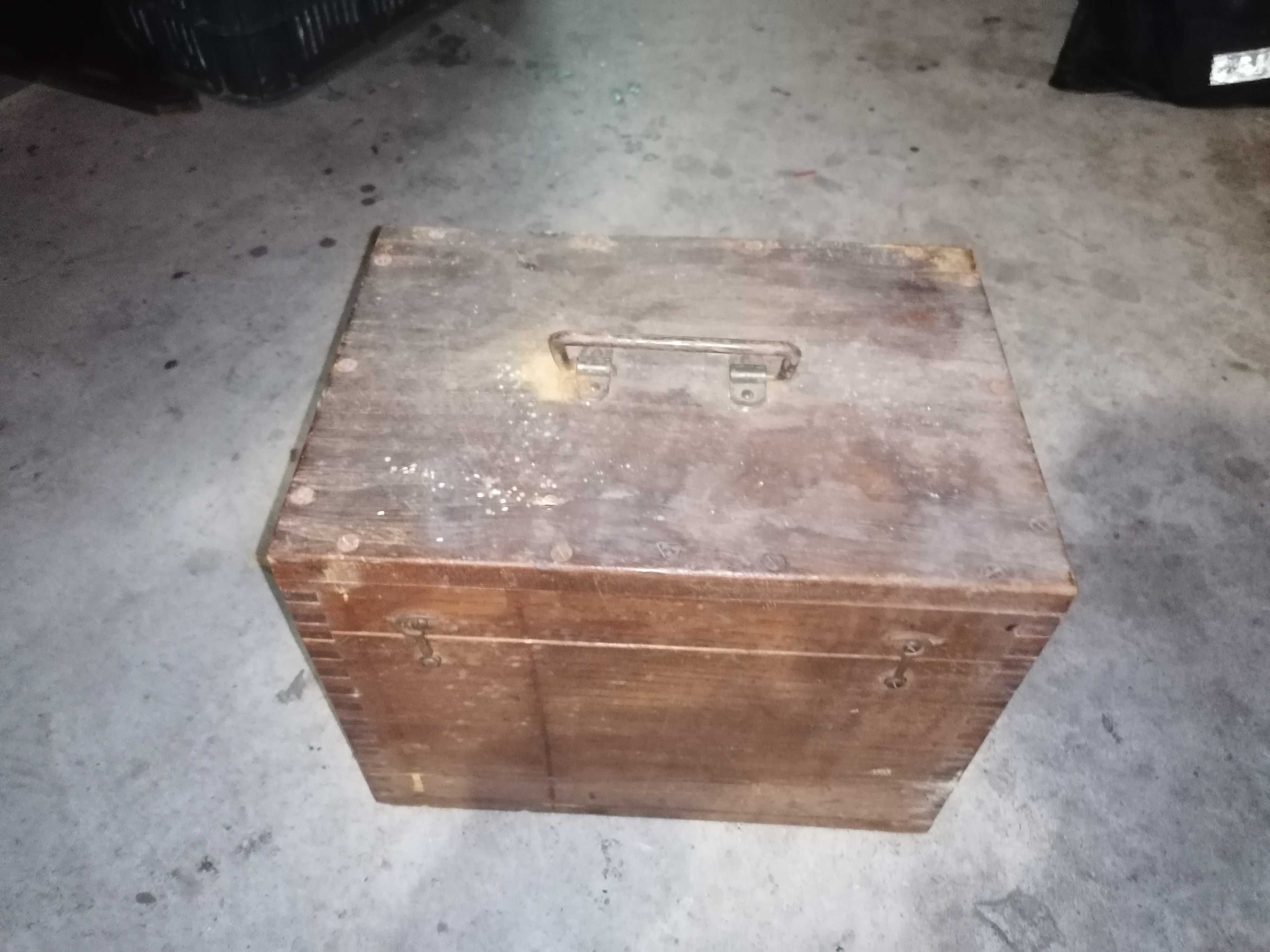Transformador antigo suíço em mala de madeira