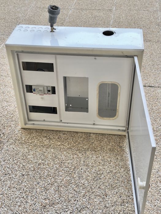 Quadro eletrico como novo