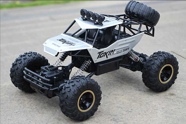 Carro Telecomandado 4WD Escala 1:16 Comando 2.4G (2 Baterias)