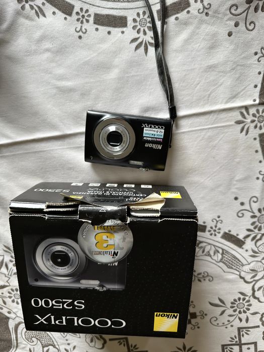 Nikon Coolpix S2500 - Como nova na caixa