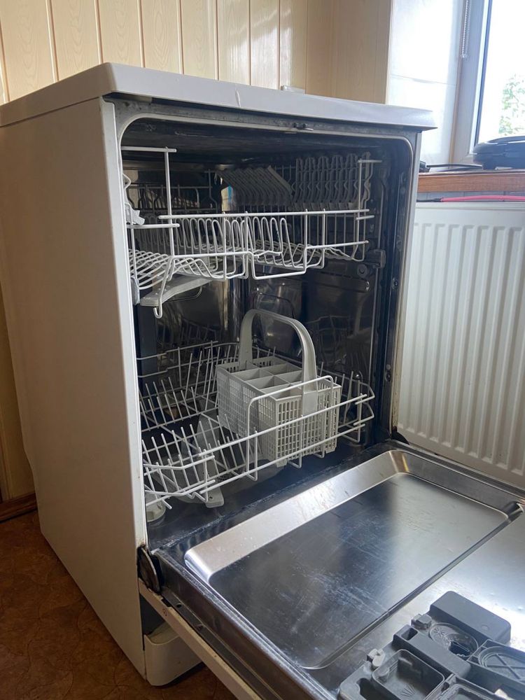 Посудомийка Electrolux ESF 63020 (на запчастини або під ремонт)