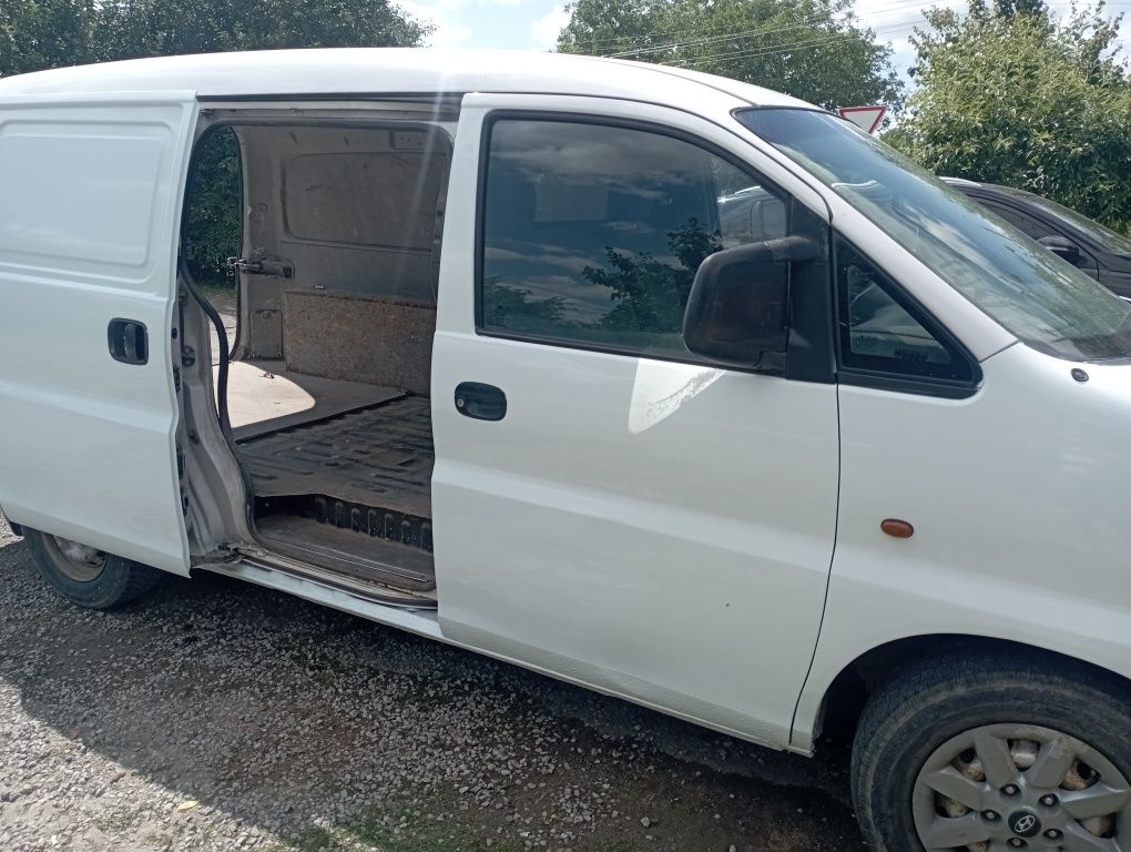 Бус вантажний Hyundai H 1, 2007року
