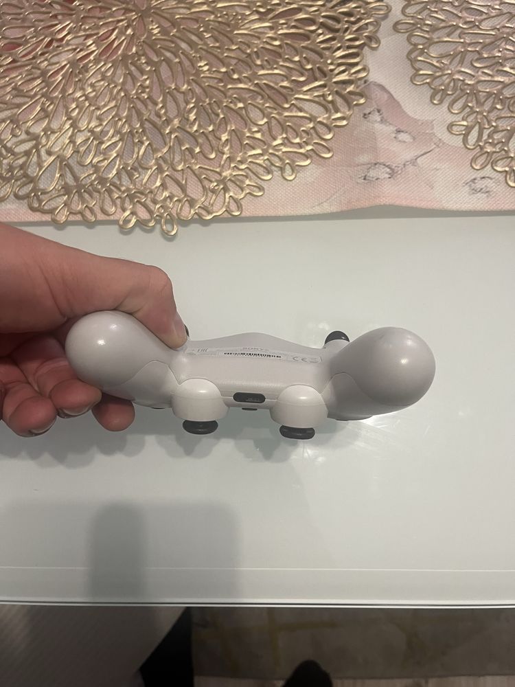 Pad ps4 jak nowy orginalny