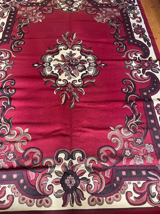 Килим для вітальні або спальні