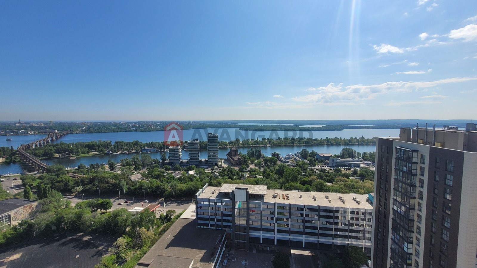 2-кімнатна з балконом в центрі Дніпра — ЖК Aurora