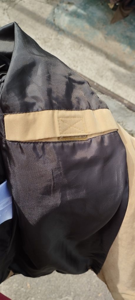 Куртка коричнева з бежевим