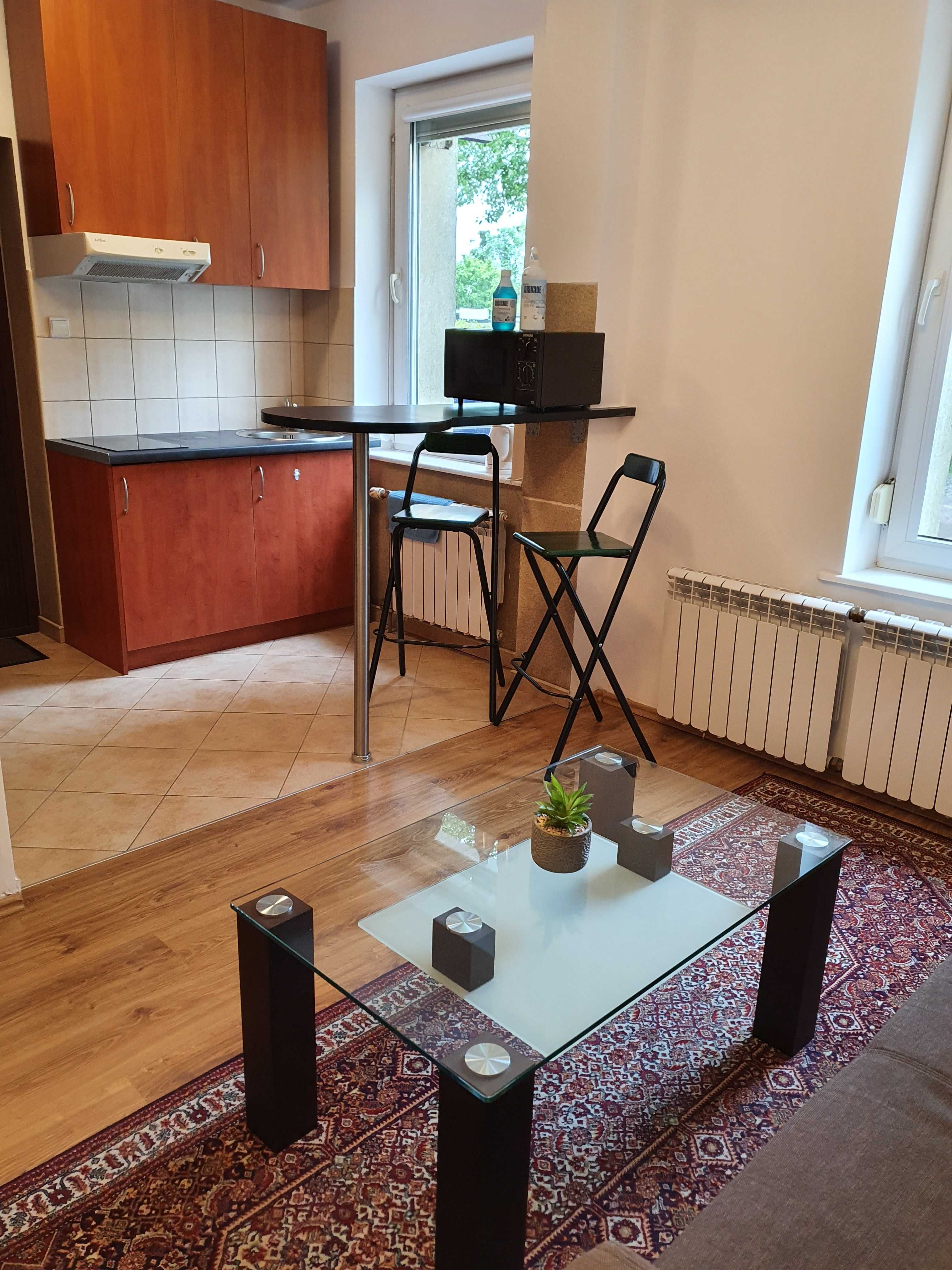 Wynajmę kawalerkę 20M2 max. dla 2 studentek/studentów/pary