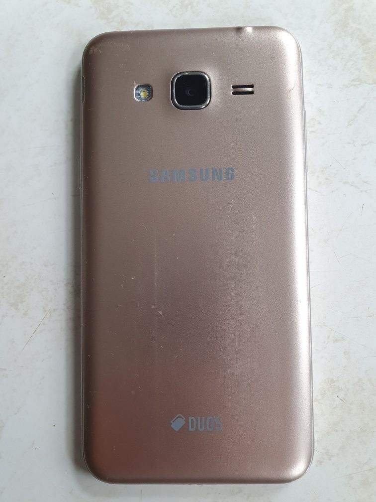 Samsung Galaxy J3(6)