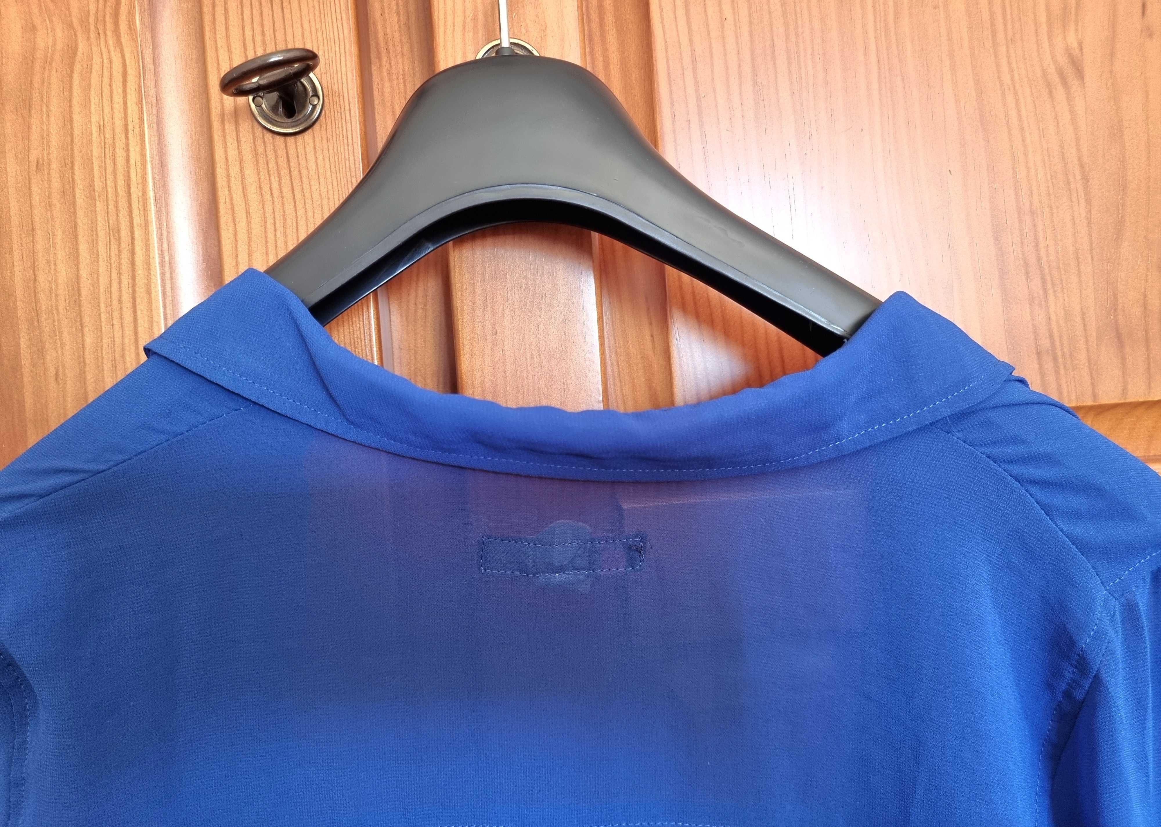 Camisa azul com transparência Bershka, tamanho XS