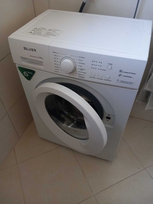 Maquina de lavar roupa usada