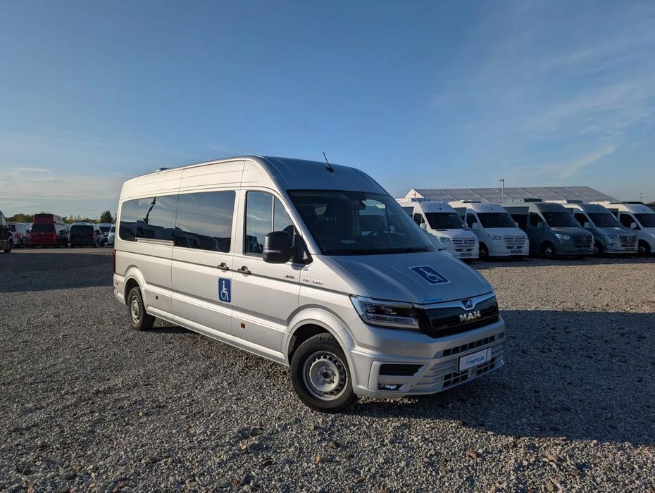 MAN TGE 3.180  4x4, ilość miejsc 9