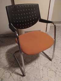 Krzesła konferencyjne z banku made in italy
