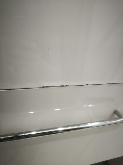 Szafka wisząca z umywalką 60cm