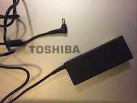 Zasilacz, ładowarka do laptopa Toshiba 19V, 4,74A stan bdb