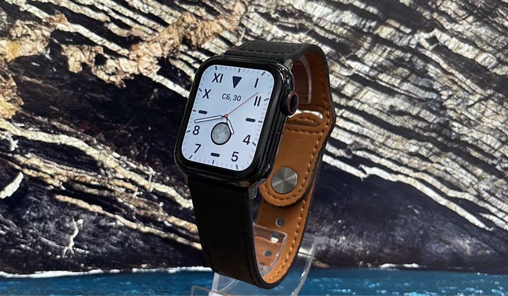 Apple Watch  Series 4 Black Stainless Steel 40 mm / 82%