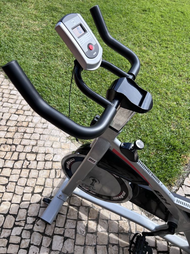 Bicicleta estática profissional BH SB 1.16