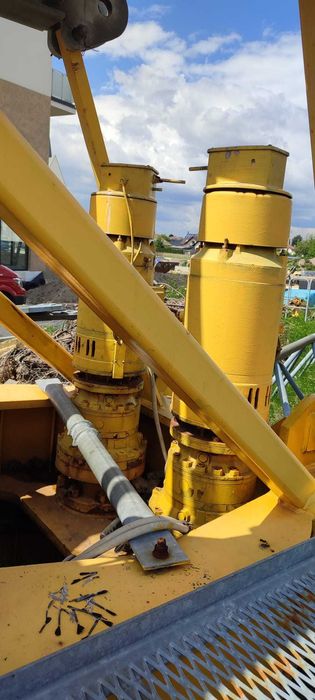 Żuraw wieżowy FM GRU 1250 cty