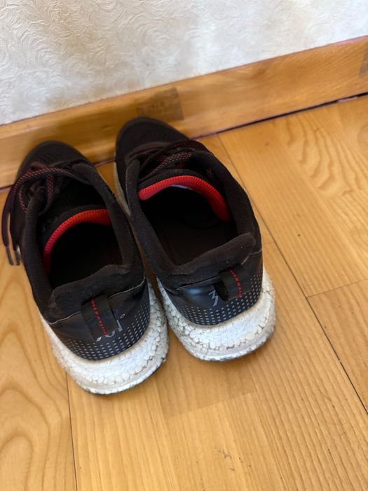 Продам кросівки для хлопця