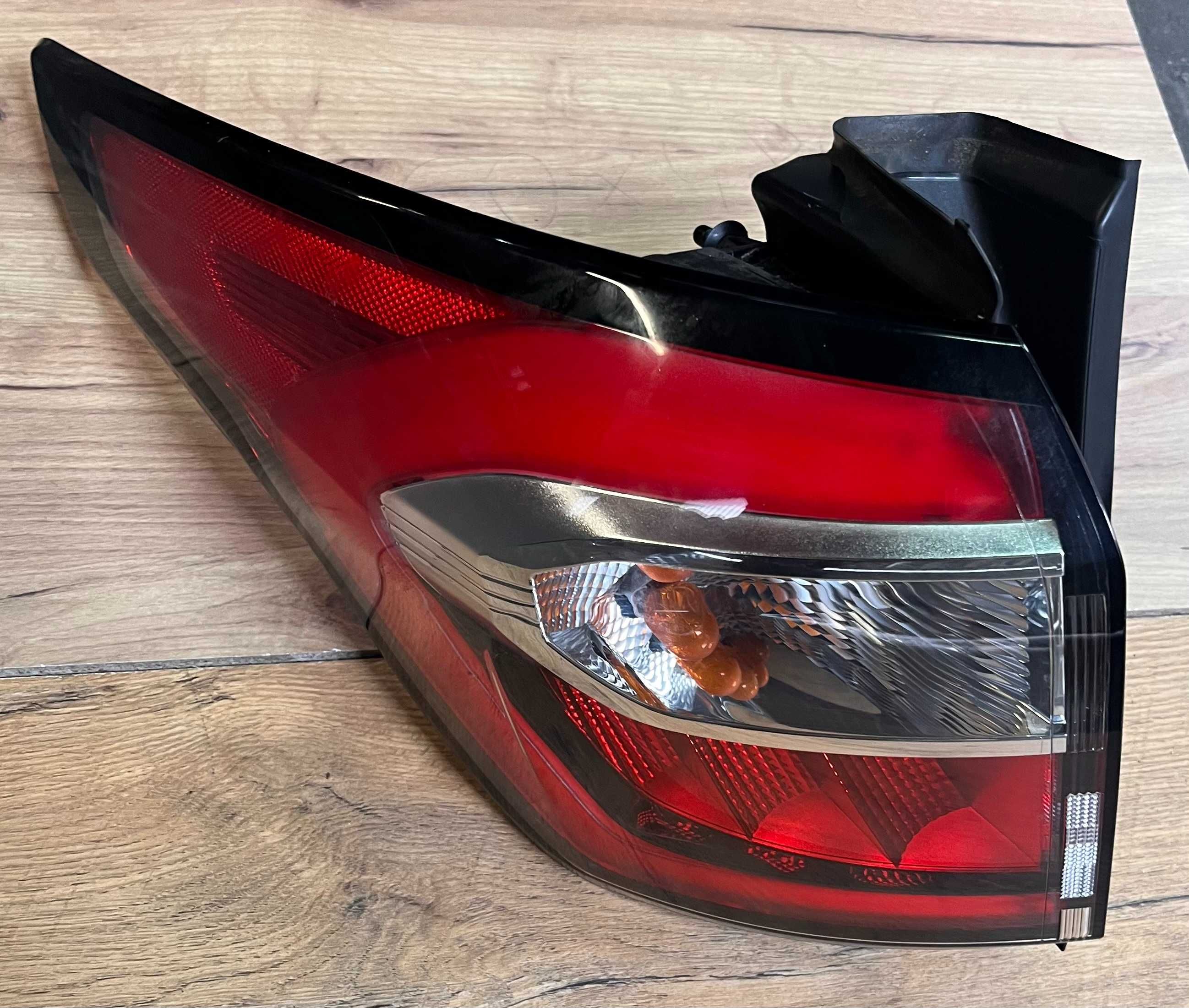 Ford Kuga Mk2 Lift Lampa Tylna lewa LED Europa Jasna LED pełny