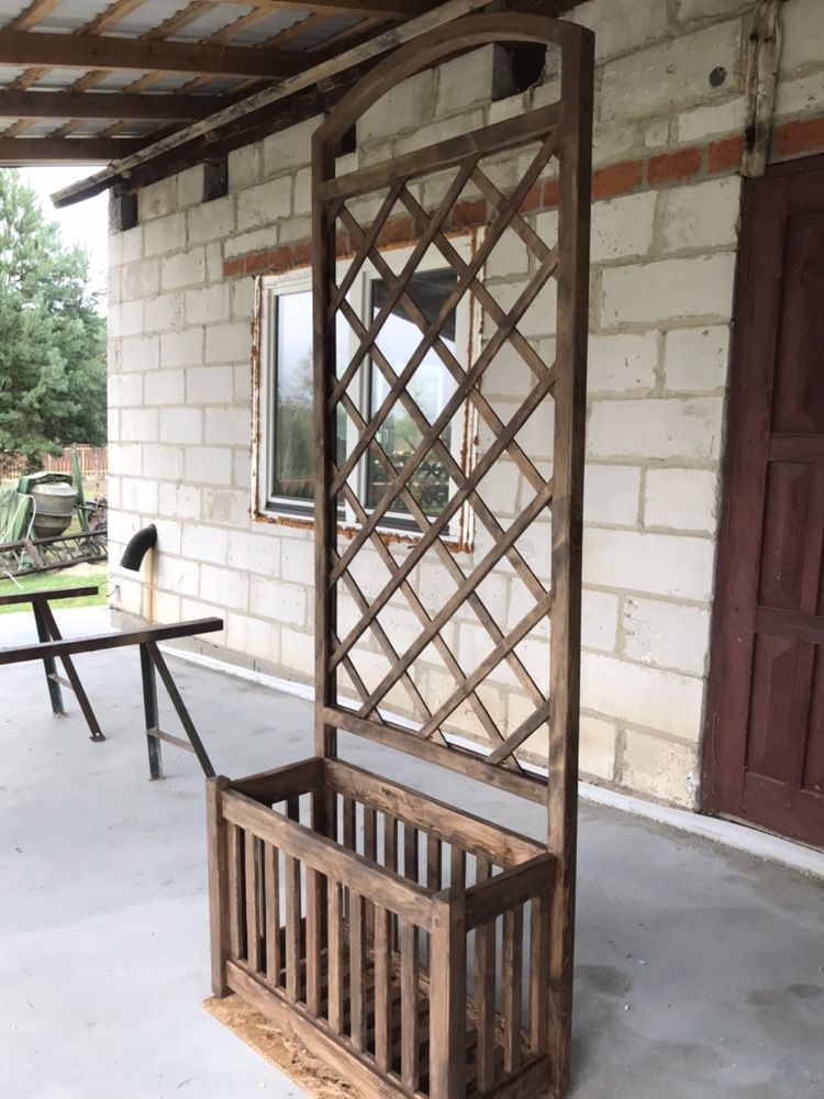 Donica pergola wykonana ze sosny