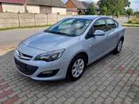 Opel Astra J    1.6  16V     2016r         90000 km        Climatronic