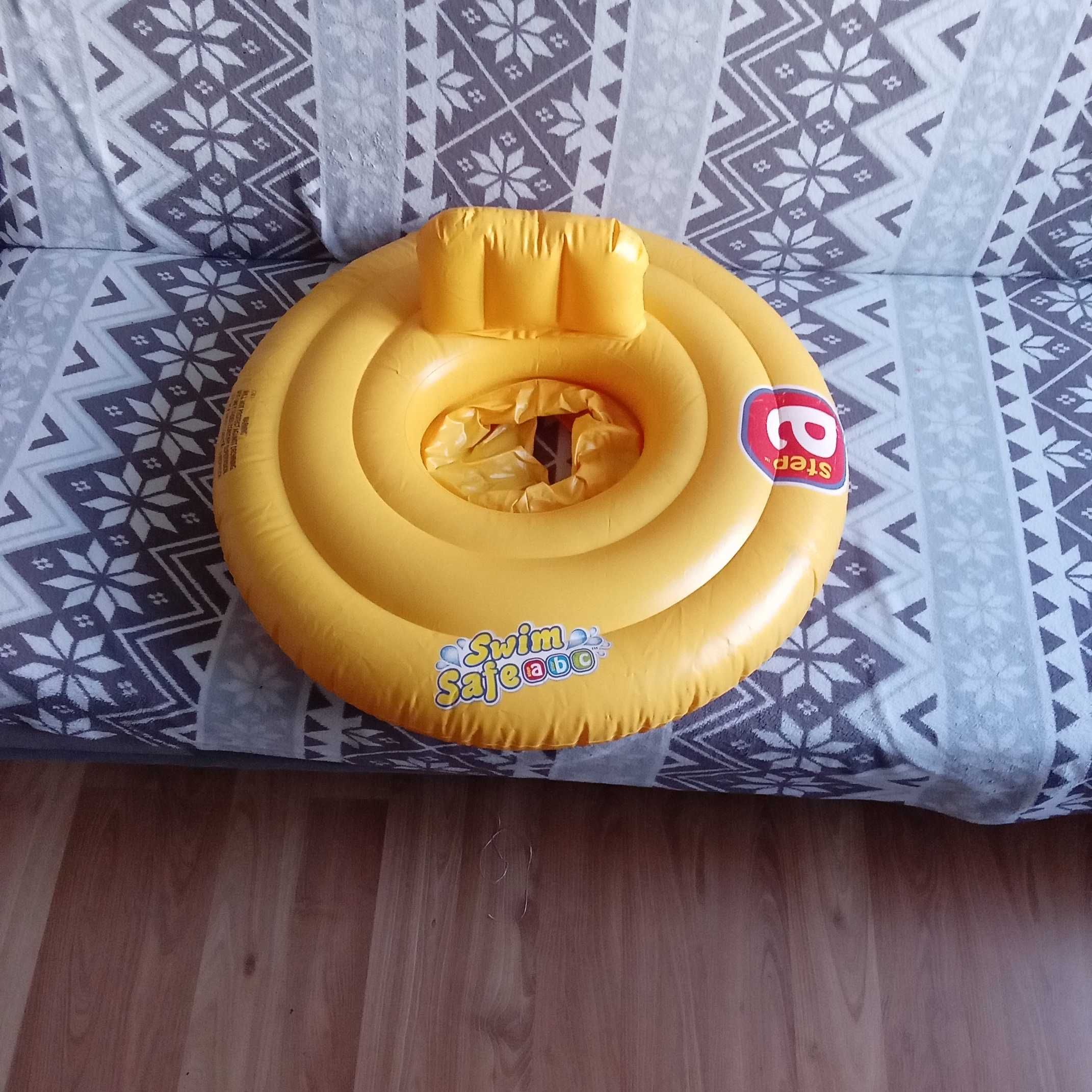 Dmuchany fotel basenowy dla dziecka