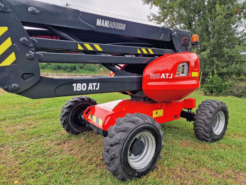 Plataforma elevatoria Manitou 18m