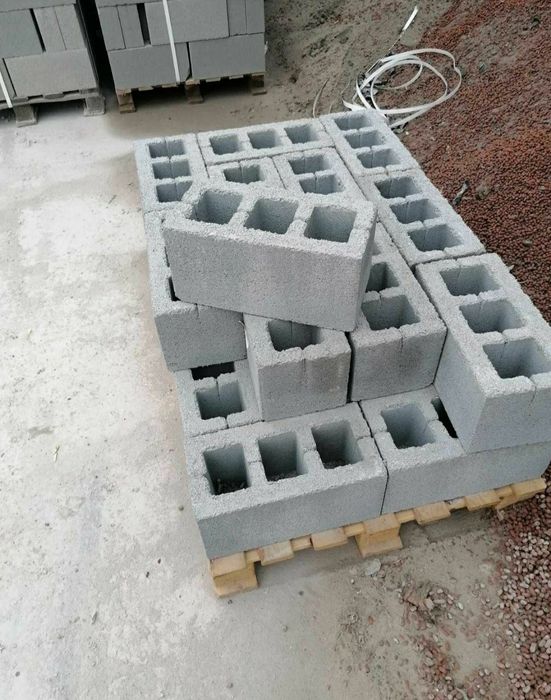 Блоки для будівництва  ,стінові блоки