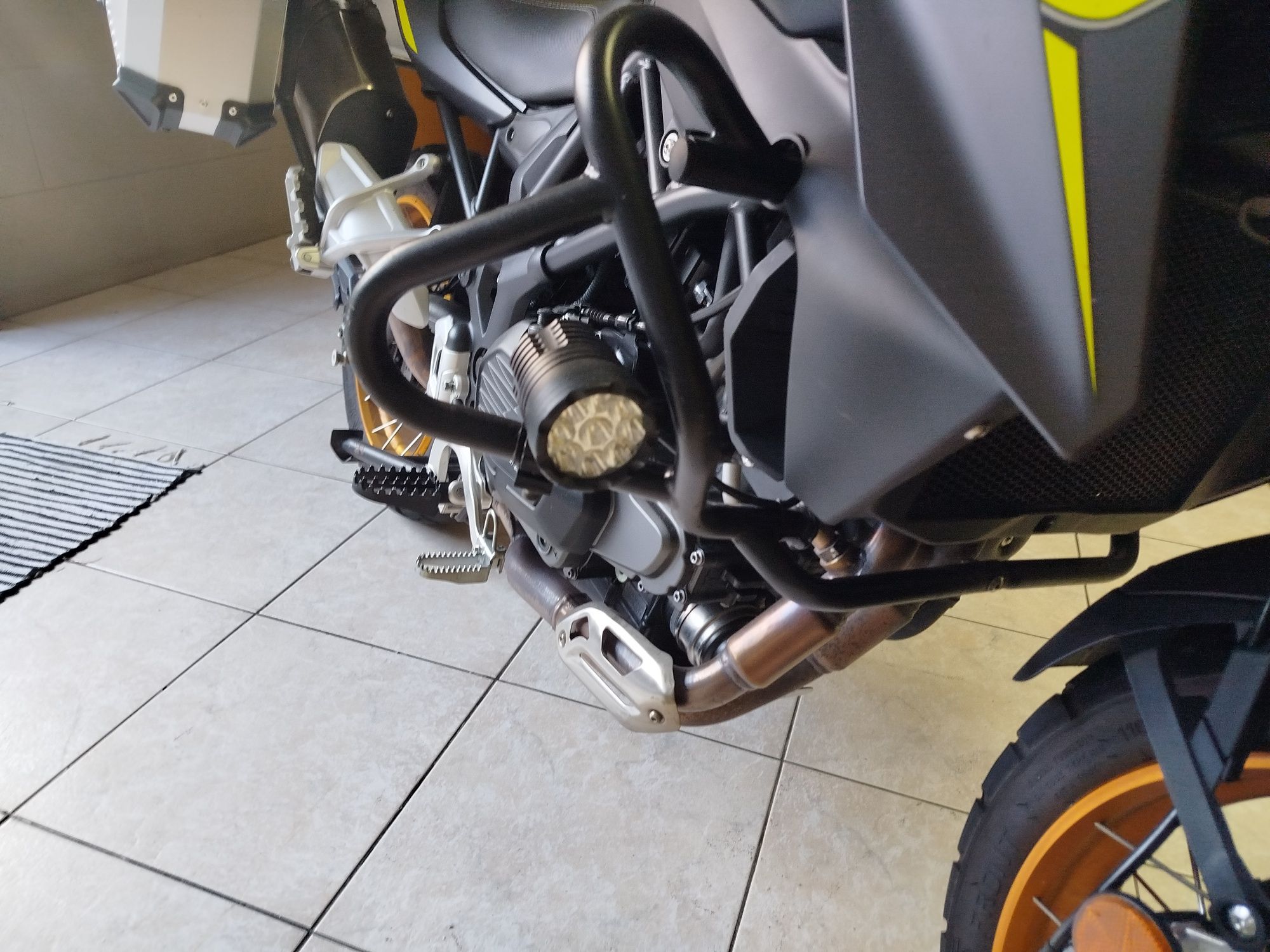 Qj motor srt 550 X