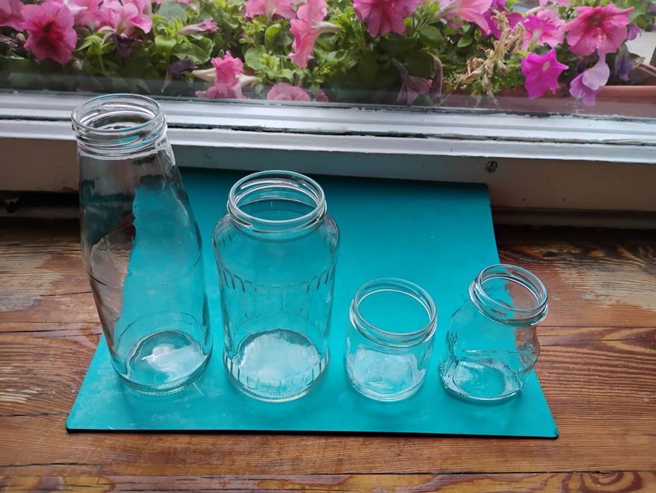 Słoiki i butelki różna pojemność ok.400 szt.