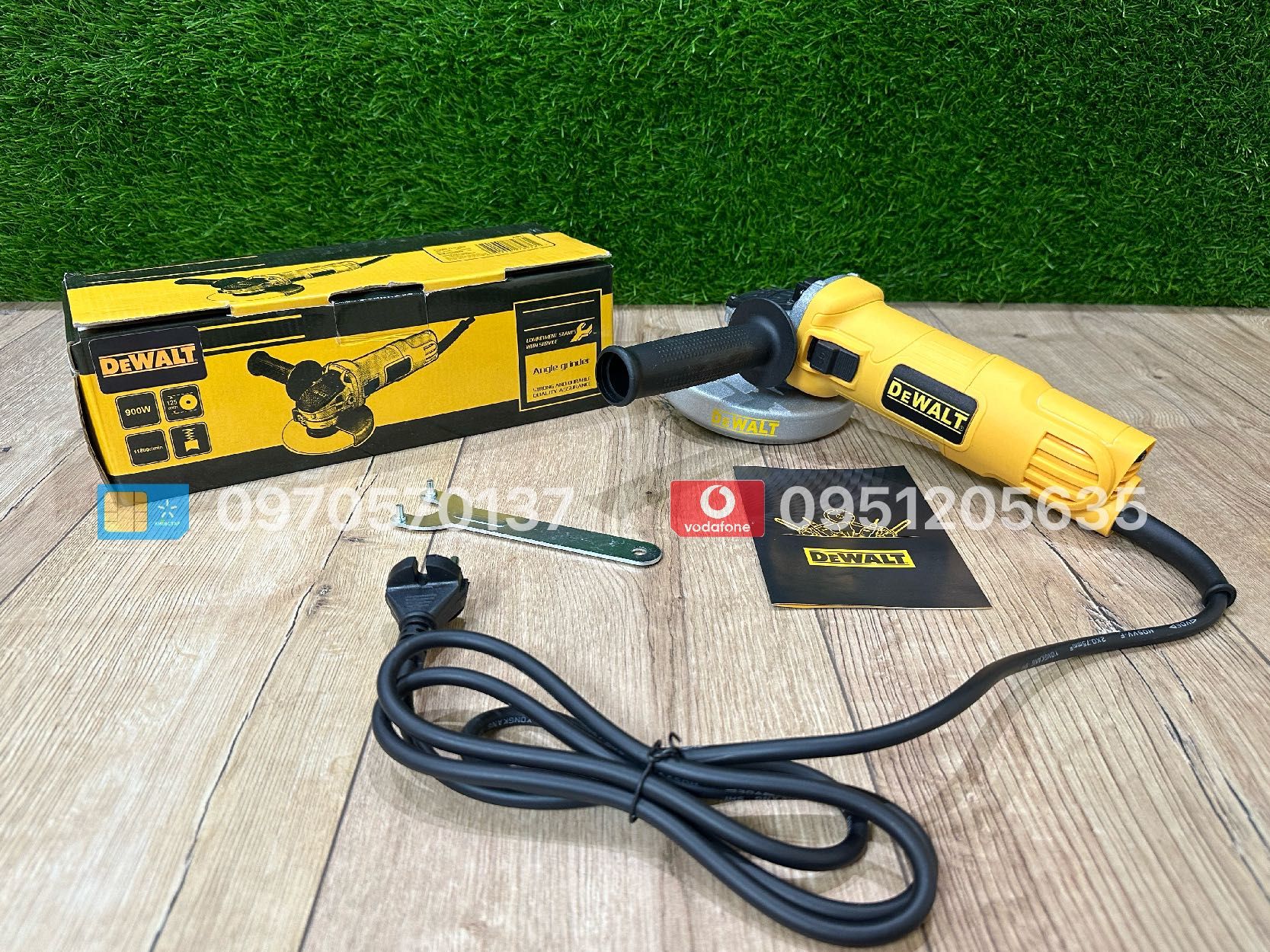 Мережева Болгарка DeWALT A901 900 Вт 125 мм довжина кабелю 2метра