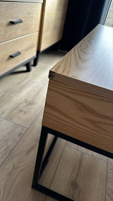 Stolik kawowy z szufladami