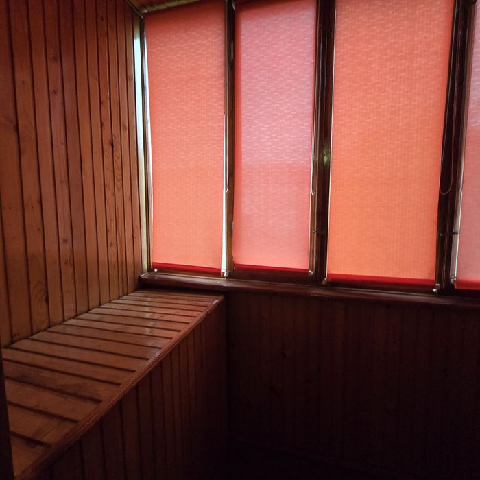 ДОБРОТНА 3 кімнатна квартира біля торгового центру