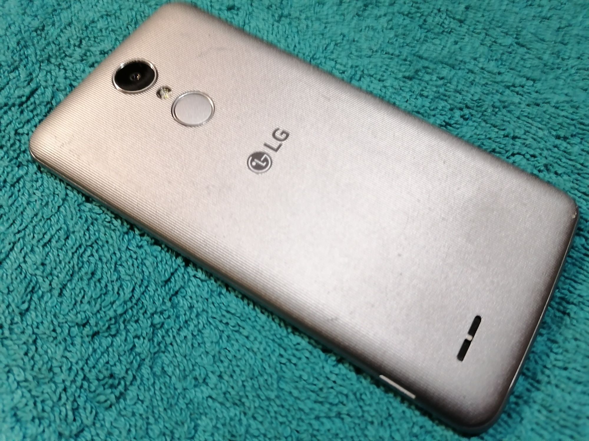 Lg K8 - Smartfon z Ekranem 5 Cali