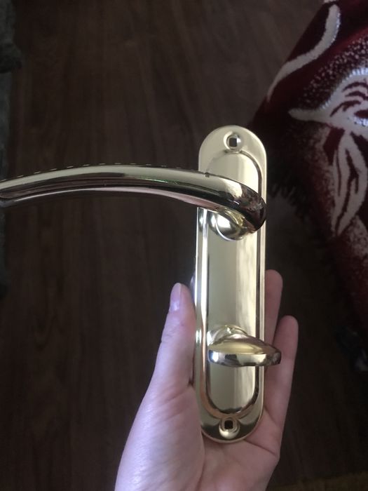 Продам 2 пари нових ручок для дверей